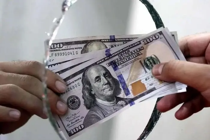 قیمت دلار با سر سقوط کرد (۲۰ اردیبهشت)