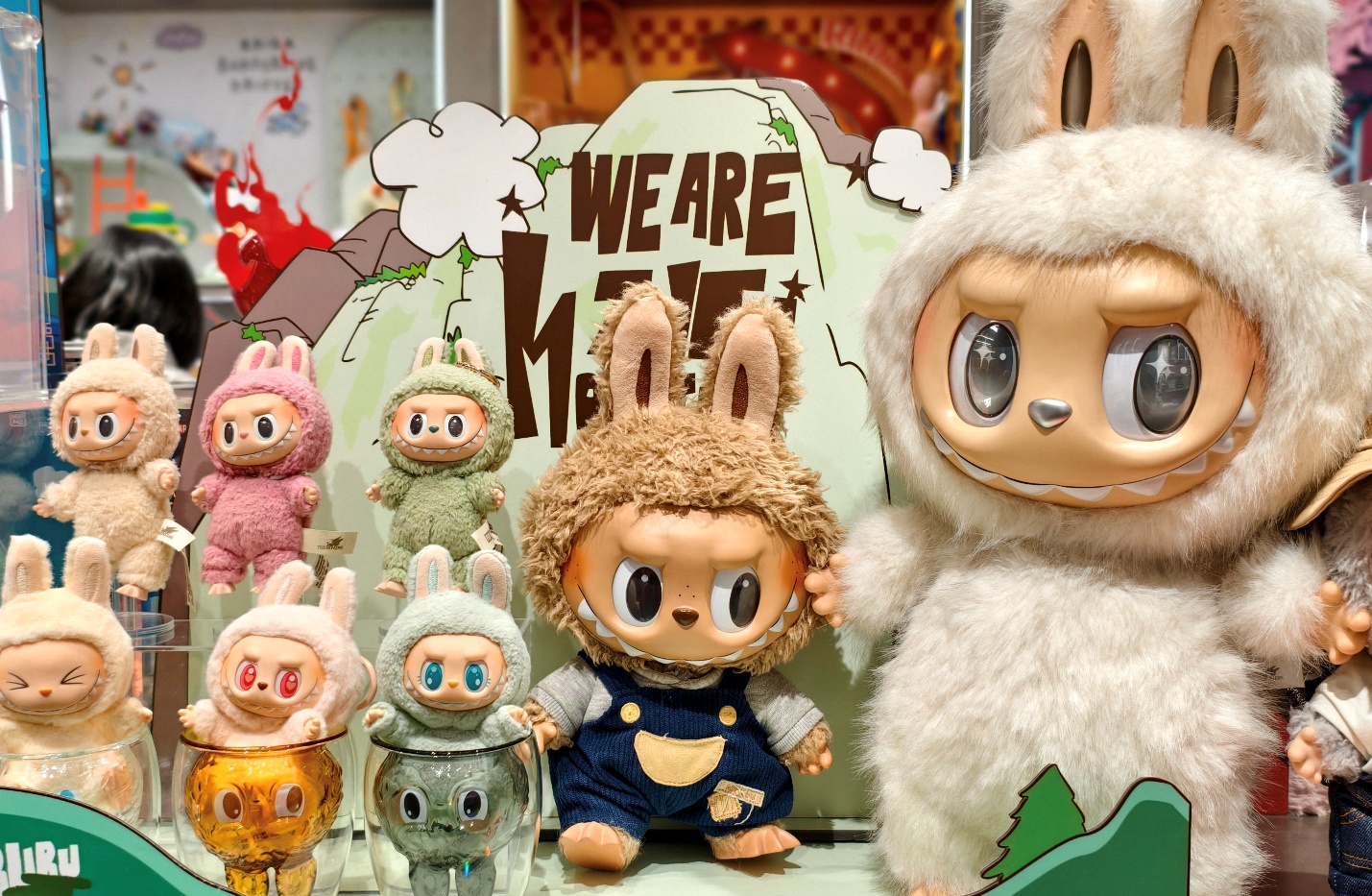 بررسی کامل عروسک Labubu