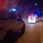 امدادرسانی نجاتگران هلال‌احمر در پی واژگونی یک دستگاه خودروی پیکان