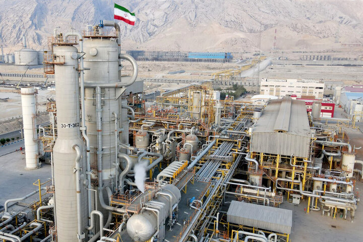 بازسازی و ارتقای مجتمع‌های پتروشیمی آسیب دیده از جنگ با کمک فناوران