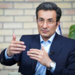 ببینید| میانگین سنی کسانیکه برای دانشآموز ۱۸ ساله تصمیمگیری میکنند بالای ۶۰ سال است ببینید| میانگین سنی کسانیکه برای دانشآموز ۱۸ ساله تصمیمگیری میکنند بالای ۶۰ سال است