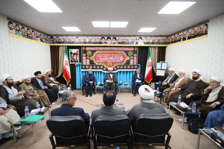 بقائی با امام جمعه و علمای همدان دیدار کرد