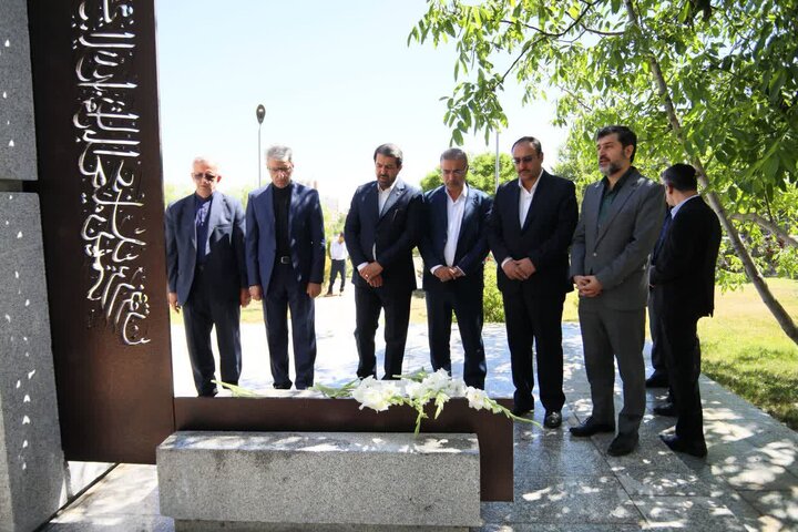 بقائی با امام جمعه و علمای همدان دیدار کرد بقائی با امام جمعه و علمای همدان دیدار کرد