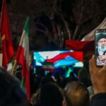 جلوه های کودکانه انقلاب در یکصد و سومین قرار شبانه مردم کمیجان جلوه های کودکانه انقلاب در یکصد و سومین قرار شبانه مردم کمیجان