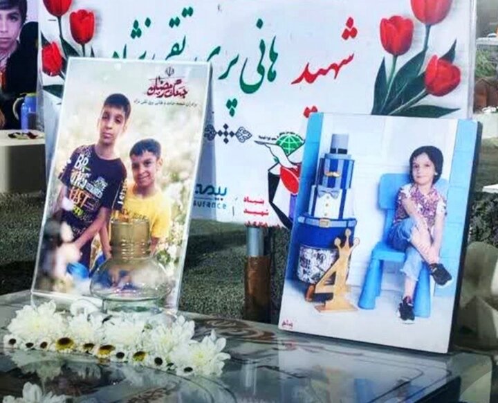 کنار مزار سوم از ردیف آخر کنار مزار سوم از ردیف آخر