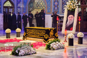 اثر محمد روح‌الامین بر «روی‌پوش» جایگاه ابدی رهبر شهید جلوه‌گر شد