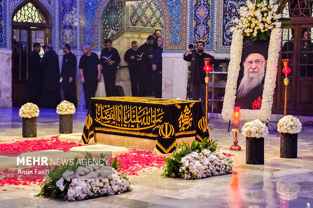 اثر محمد روح‌الامین بر «روی‌پوش» جایگاه ابدی رهبر شهید جلوه‌گر شد
