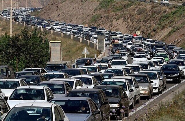 ترافیک در محورهای چالوس و هراز سنگین است