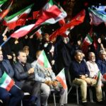 جمع خوانی فعالان قرآنی به یاد رهبر شهید جمع خوانی فعالان قرآنی به یاد رهبر شهید