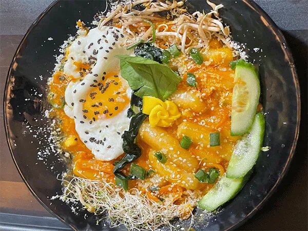 دوکبوکی، غذای خیابانی محبوب کره ایها؛ تند، پنیری و خوشمزه + روش تهیه دوکبوکی، غذای خیابانی محبوب کره ایها؛ تند، پنیری و خوشمزه + روش تهیه