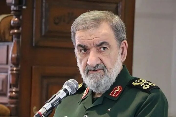 قدردانی محسن رضایی از میزبانی شایسته عراقی‌ها از پیکر مطهر رهبر شهید