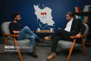 اقتباس احضار گذشته برای فهم اکنون است؛ «جامعه فست‌فودی» ریسک نمی‌کند!