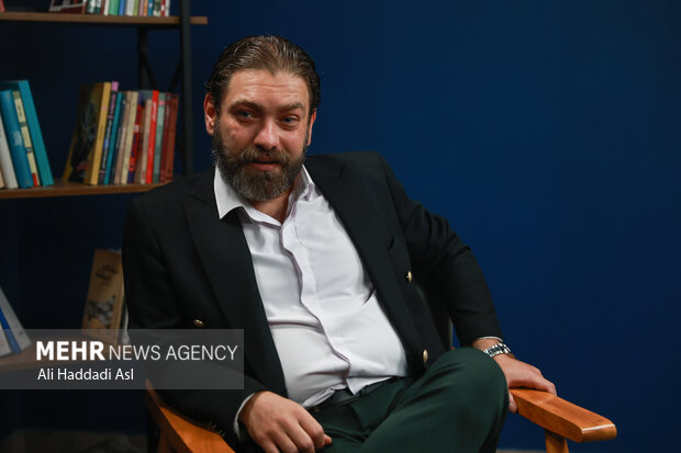 اقتباس احضار گذشته برای فهم اکنون است؛ «جامعه فستفودی» ریسک نمیکند! اقتباس احضار گذشته برای فهم اکنون است؛ «جامعه فستفودی» ریسک نمیکند!
