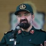 دیدار سرلشکر رضایی با خانواده شهید لاریجانی دیدار سرلشکر رضایی با خانواده شهید لاریجانی
