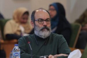 سینماگر ما حوزه نظری را قبول ندارد/ حوزه نظری با تحقیر به سینما نگاه می‌کند