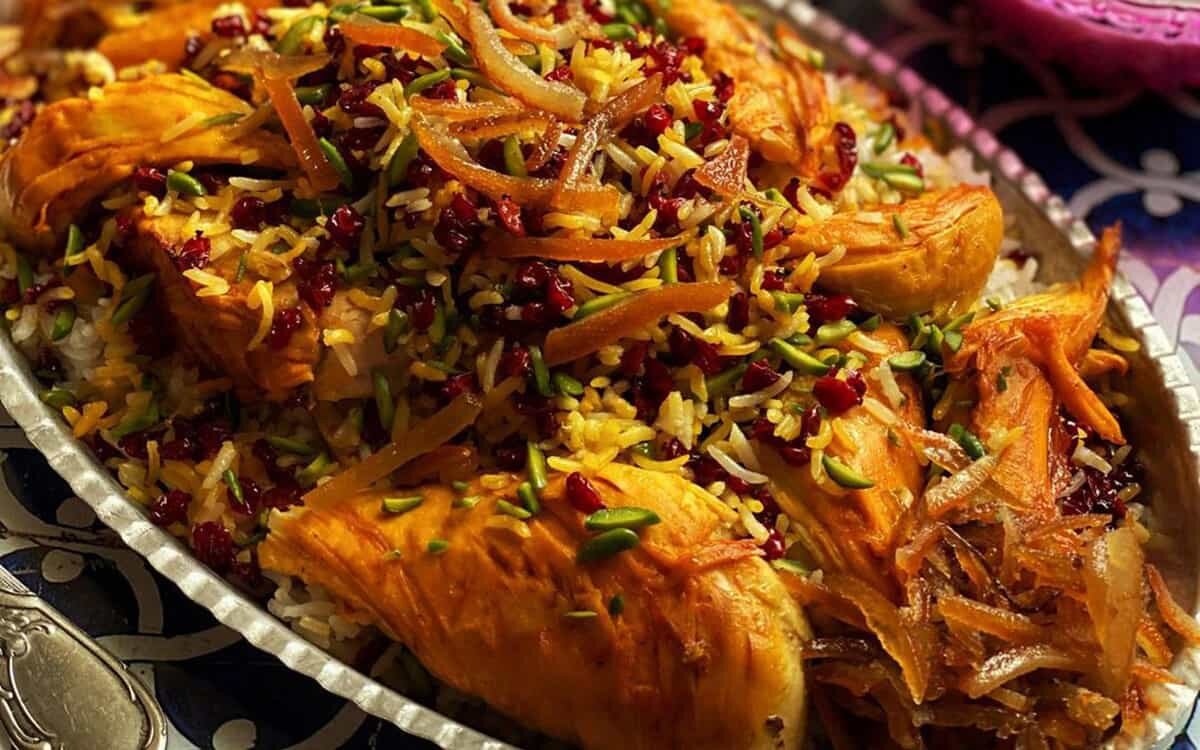 شیرین‌پلو ملوکانه؛ نگین درخشان مهمانی‌های رسمی
