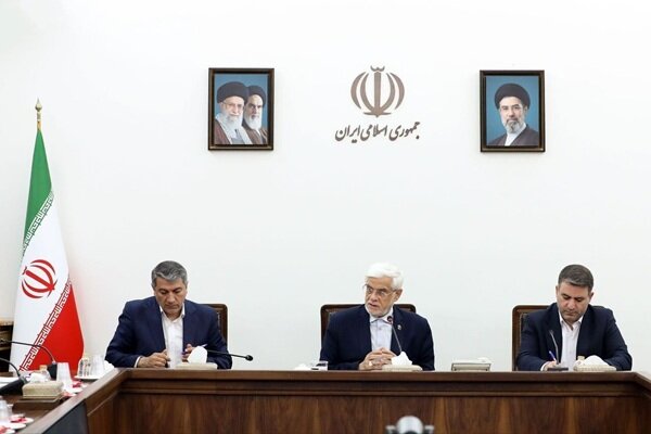 عارف: طرح مقابله با نفوذ بیگانگان به فعالیت علمی کشور ضربه می‌زند
