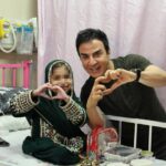 عمو پورنگ در مرکز طبی کودکان+ عکس عمو پورنگ در مرکز طبی کودکان+ عکس