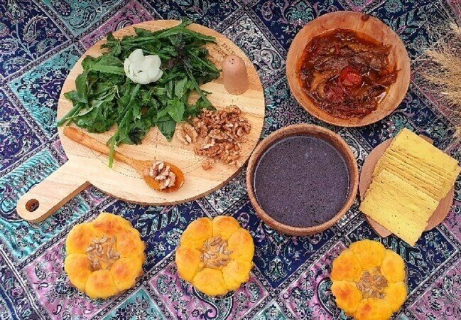 قوروت بادمجان بیرجندی؛ تنها غذای بنفش رنگ جهان اما پر از عطر و طعم خراسان قوروت بادمجان بیرجندی؛ تنها غذای بنفش رنگ جهان اما پر از عطر و طعم خراسان