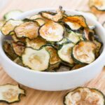چیپس کدو سبز خانگی؛ جایگزینی خوشمزه برای چیپسهای معمولی و چرب! چیپس کدو سبز خانگی؛ جایگزینی خوشمزه برای چیپسهای معمولی و چرب!