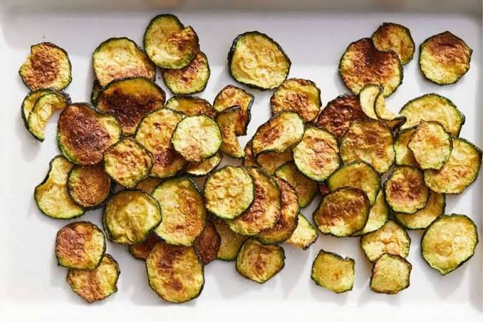 چیپس کدو سبز خانگی؛ جایگزینی خوشمزه برای چیپس‌های معمولی و چرب!