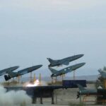 ادامه حملات پهپادی ارتش به پایگاههای آمریکا در بحرین و امارات ادامه حملات پهپادی ارتش به پایگاههای آمریکا در بحرین و امارات