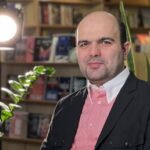 برای شادی، برای آبادی: از مدرسه تا کتابفروشی برای شادی، برای آبادی: از مدرسه تا کتابفروشی
