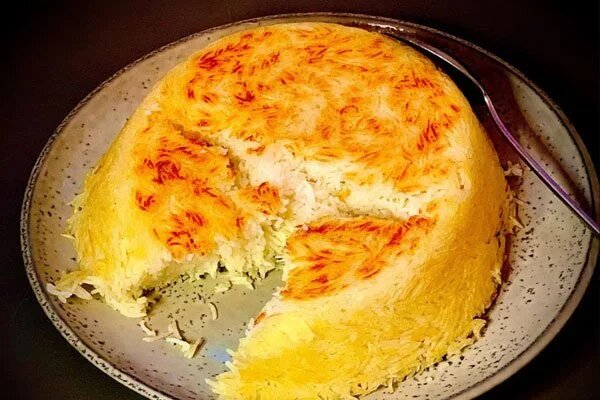 پلو چند دقیقه باید دم بکشد؟؛ ۵ راز برنج دانهدانه و خوشپخت پلو چند دقیقه باید دم بکشد؟؛ ۵ راز برنج دانهدانه و خوشپخت