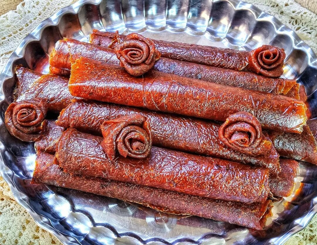 چگونه لواشک آلو درست کنیم؟ | طرز تهیه لواشک آلو خانگی؛ ترش‌ و شیرین و بدون کپک