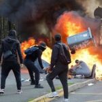 اعتراض دانشآموزان فرانسوی به خشونت کشید / میگویند هر روز از ۸ صبح تا ۶ عصر مدرسه بروید / ۴۰۰ مدرسه تعطیل میشوند اعتراض دانشآموزان فرانسوی به خشونت کشید / میگویند هر روز از ۸ صبح تا ۶ عصر مدرسه بروید / ۴۰۰ مدرسه تعطیل میشوند